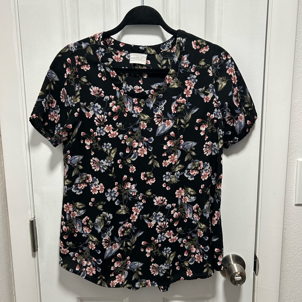 🌼 Sienna Sky Black Floral Short Sleeve Top